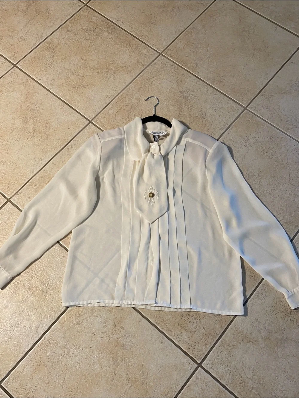 Vintage Ivory Pleated Long-Sleeve Tie-Neck Blouse